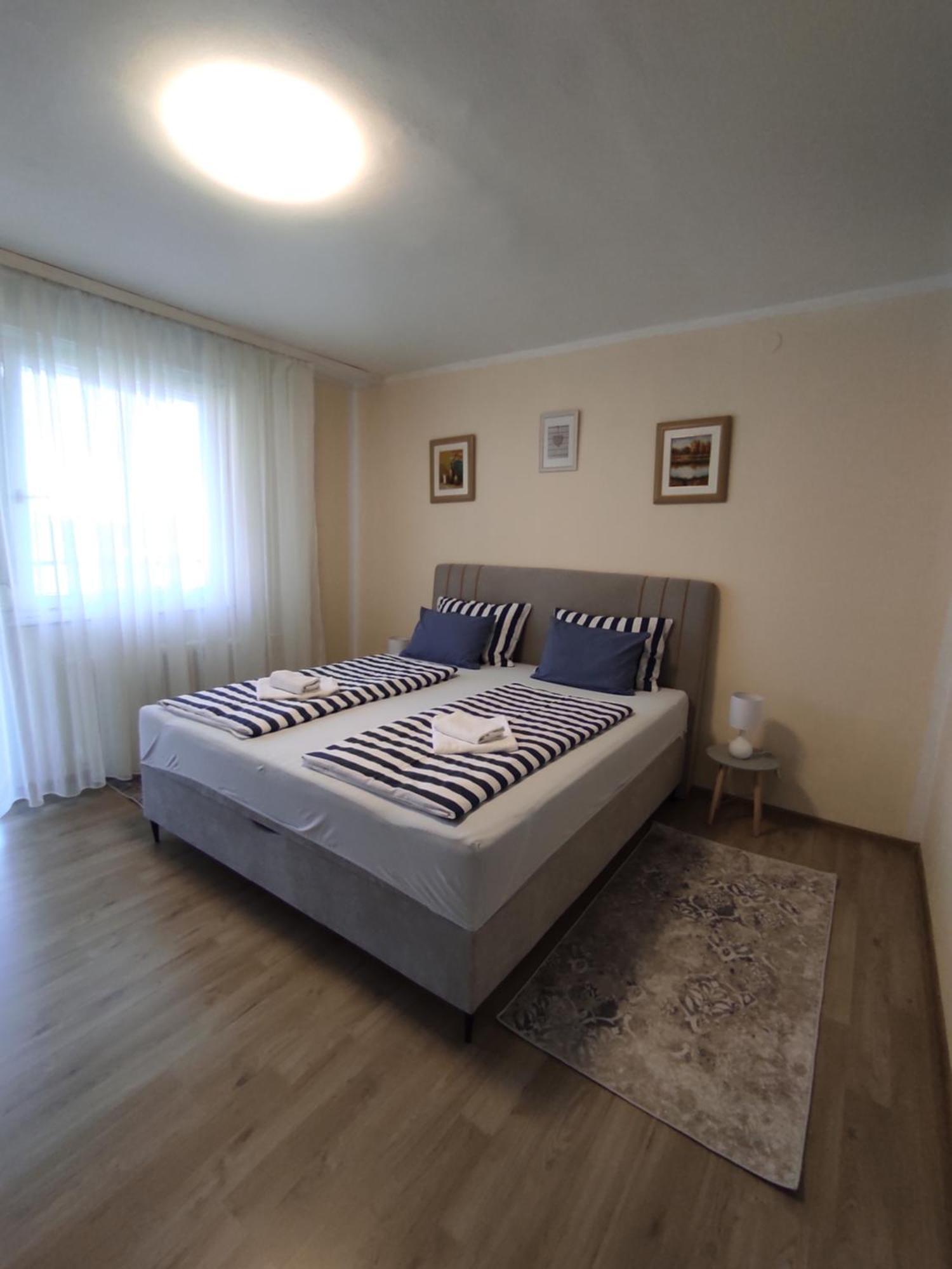 Ema Apartmani Vinkovci Exterior foto